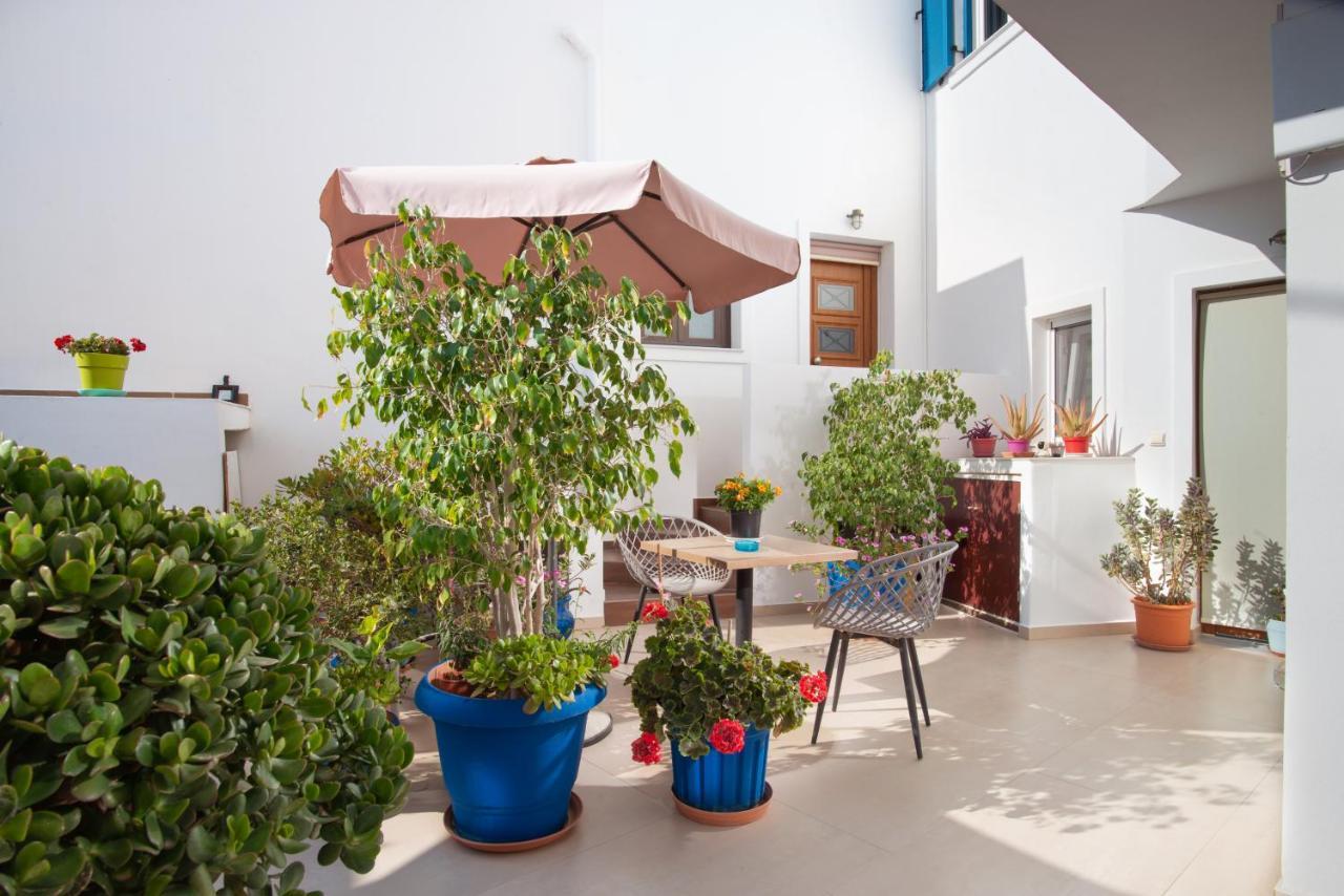 Angelica'S Deluxe Rooms In Adamas 外观 照片